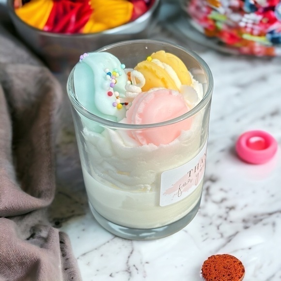 ⚠️SALE Candle // Handmade Macaroon Shaped Soy Wax Candle SEND OFFERS🥳 - Picture 5 of 5